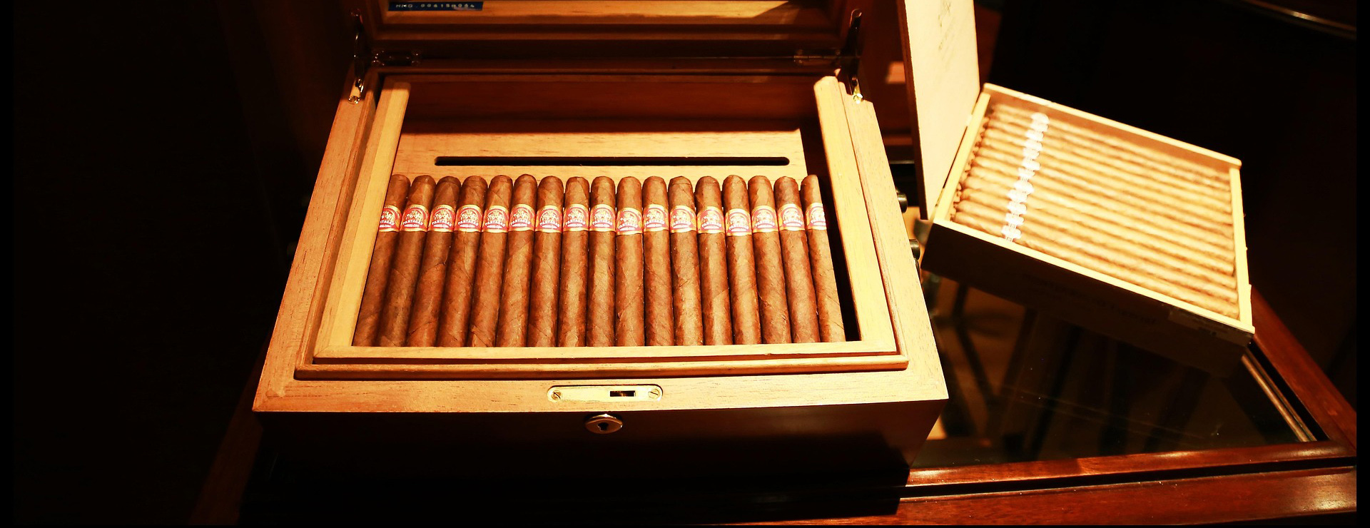 Tabakwaren 1 Tabakwaren -Tabakwaren cigarette 886540 1920